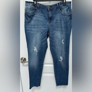 1822 Distressed Denim Jeans in size 14